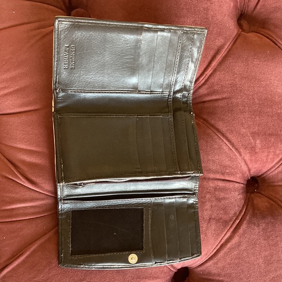 Black with Cream Trim Leather Wallet - Picture 4 of 6